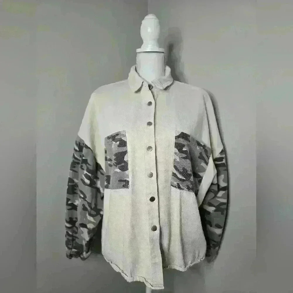 POL Cream and Camo Shacket Size Medium